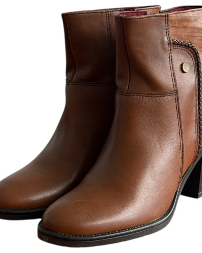 Δερμάτινο Γυναικείo Μποτάκι - M173