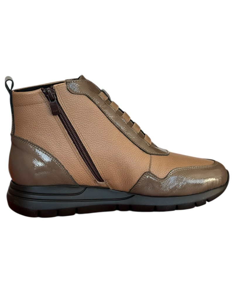 Δερμάτινο Γυναικείo Μποτάκι - N836