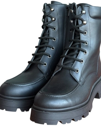 Δερμάτινο Γυναικείo Μποτάκι - W73